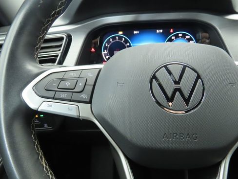 Certified 2024 Volkswagen Atlas Cross Sport SE image 11