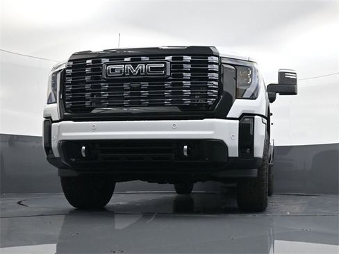 Used 2025 GMC Sierra 2500 Denali Ultimate image 22