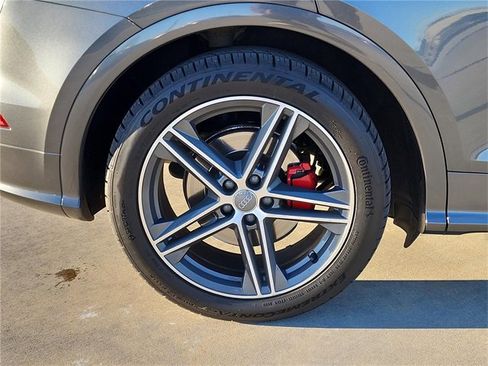 Used 2018 Audi SQ5 Prestige image 9