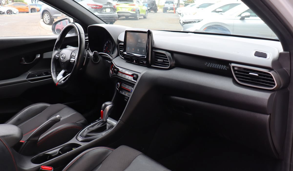Used 2019 Hyundai Veloster Turbo FWD image 31