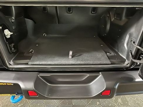 Used 2023 Jeep Wrangler Unlimited Sahara AWD/4WD image 25