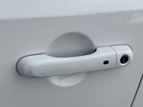 Used 2018 Jeep Renegade Altitude w/ Cold Weather Group image 12