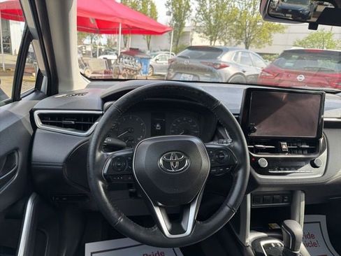 Used 2023 Toyota Corolla Cross LE FWD image 13