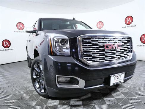 Used 2020 GMC Yukon Denali w/ Denali Ultimate Black Edition image 2