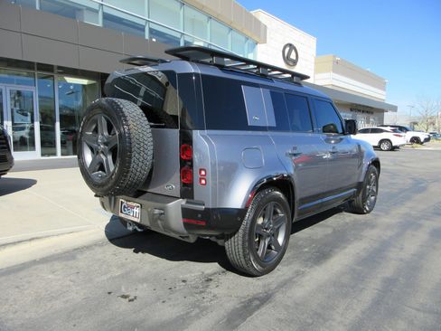 Used 2022 Land Rover Defender 110 X-Dynamic HSE image 9