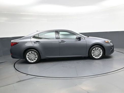 Used 2017 Lexus ES 350 w/ Premium Package FWD image 3