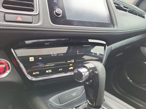 Certified 2022 Honda HR-V EX-L image 32