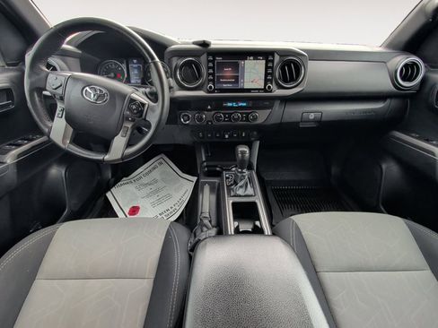 Used 2021 Toyota Tacoma TRD Off-Road w/ Technology Package AWD/4WD image 10