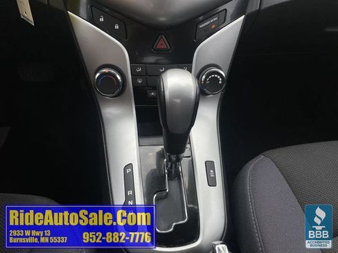 Used 2013 Chevrolet Cruze LT image 19