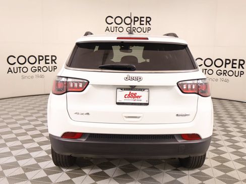 Used 2024 Jeep Compass Latitude w/ Convenience Group AWD/4WD image 20