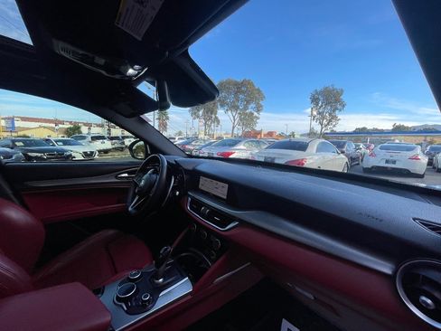 Used 2018 Alfa Romeo Stelvio Ti Sport image 12