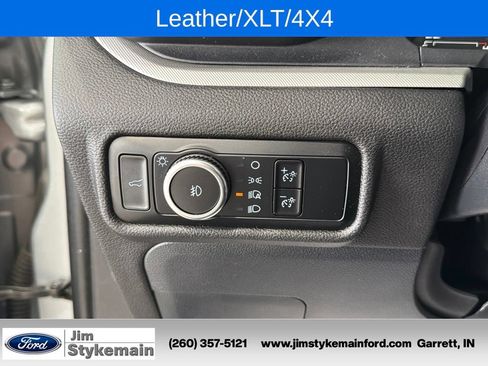 Used 2023 Ford Explorer XLT w/ XLT Sport Appearance Package AWD/4WD image 21