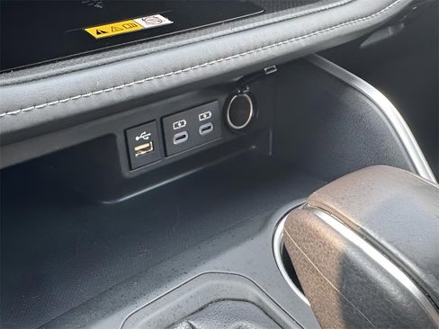 Used 2023 Toyota Highlander XLE image 29