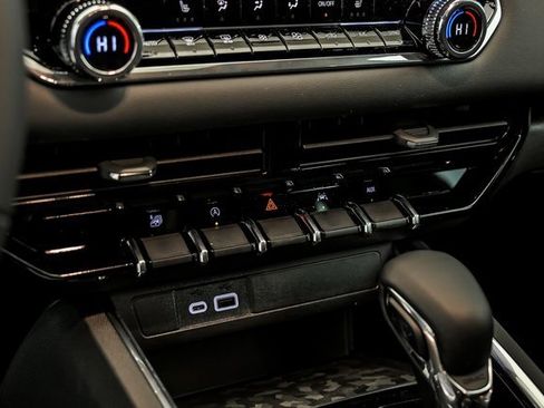 New 2026 GMC Canyon Elevation w/ Convenience Package image 15