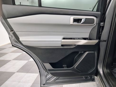 Used 2022 Ford Explorer XLT w/ Equipment Group 202A image 26