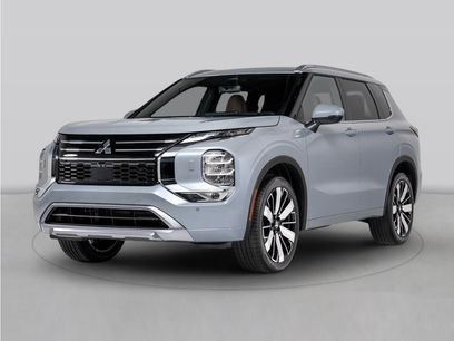 Used 2025 Mitsubishi Outlander SE