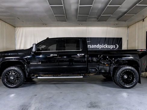 Used 2024 Chevrolet Silverado 3500 LTZ w/ LTZ Convenience Package image 12