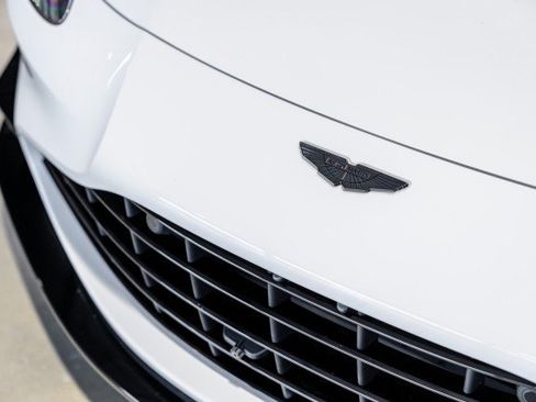 Used 2023 Aston Martin V8 Vantage Coupe RWD image 11