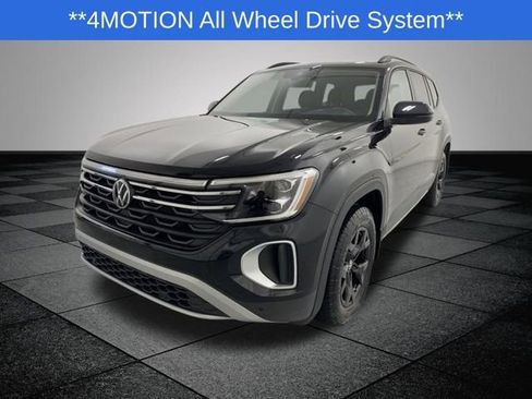 Certified 2024 Volkswagen Atlas Peak Edition SEL image 3