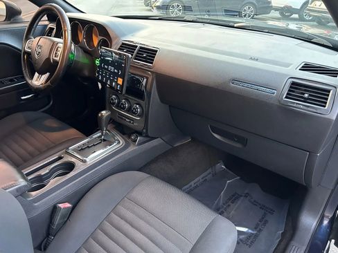 Used 2012 Dodge Challenger R/T image 10
