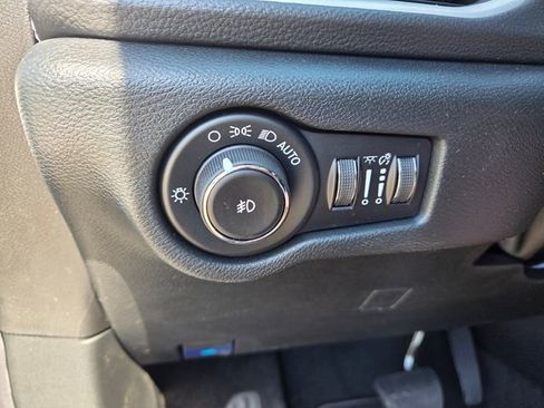 New 2026 Chrysler Pacifica Select image 21