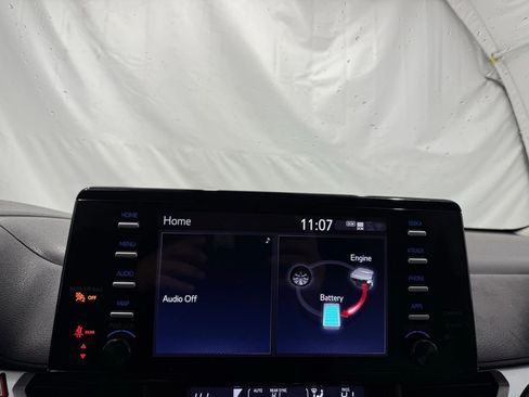 Used 2024 Toyota Sienna LE image 34