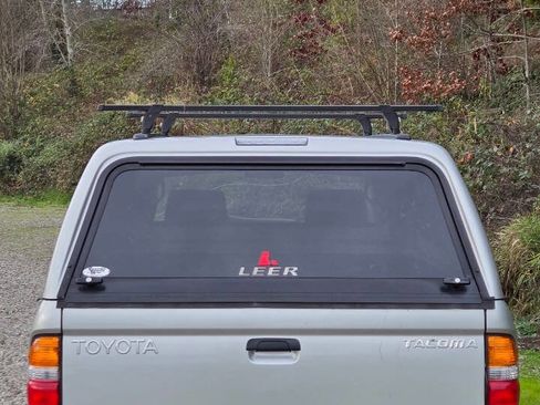 Used 2002 Toyota Tacoma 2WD Regular Cab image 25