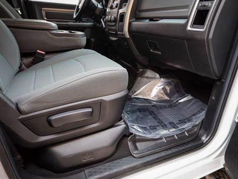 Used 2017 RAM 2500 SLT w/ Luxury Group AWD/4WD image 24