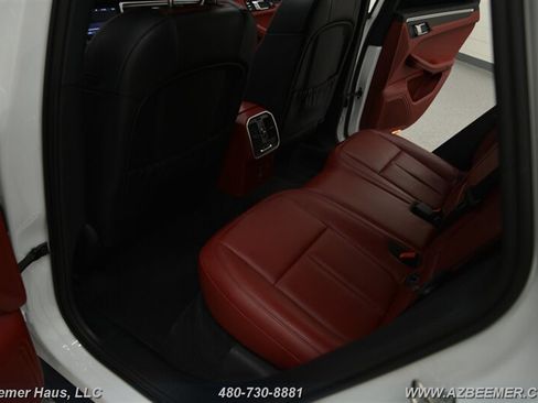 Used 2023 Porsche Macan AWD/4WD image 27