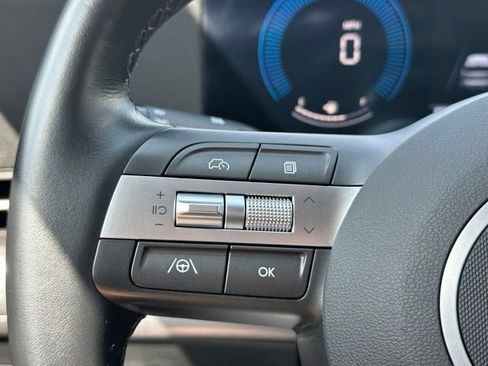 Used 2025 Hyundai Kona SEL AWD/4WD image 16