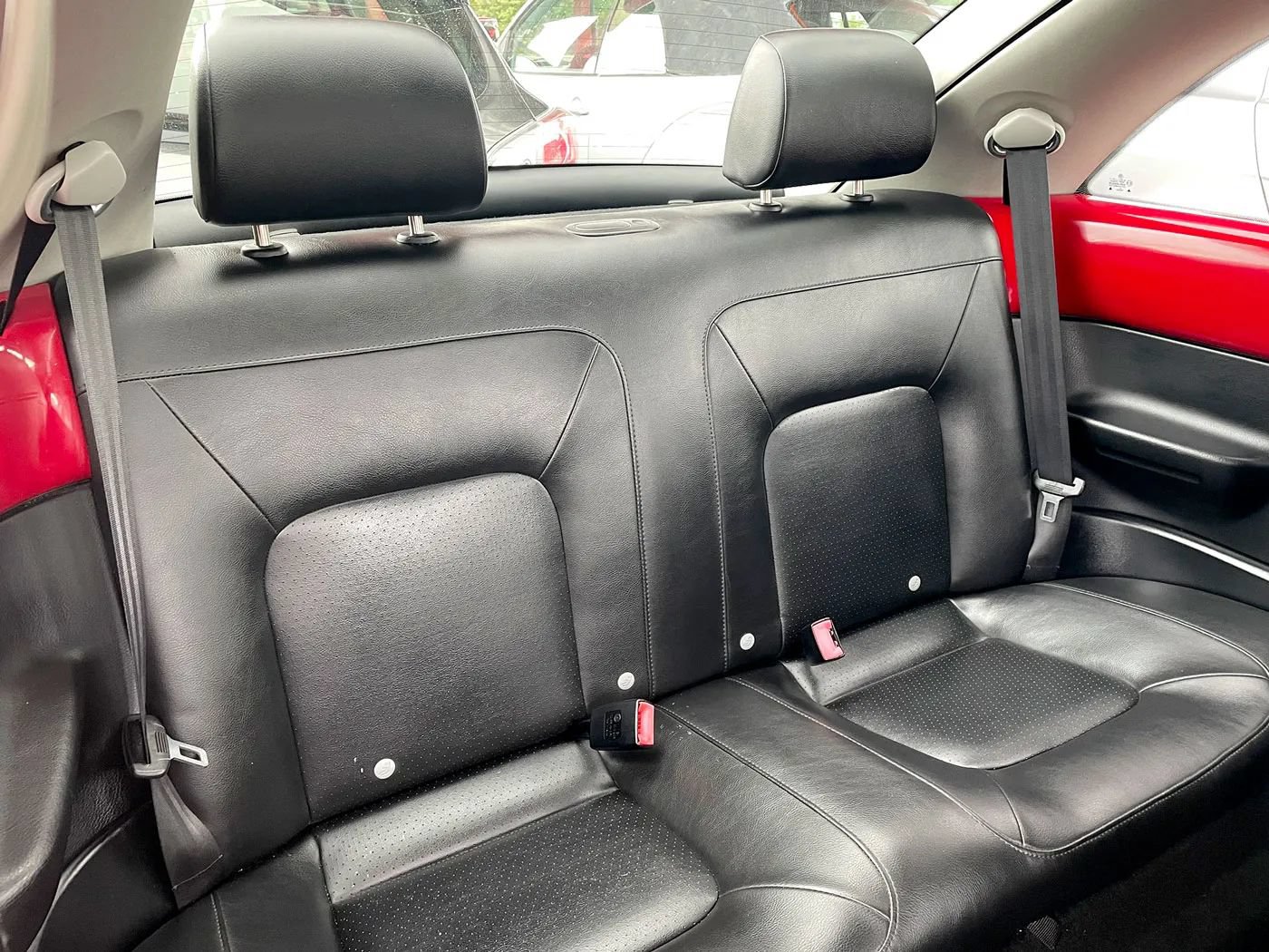 Used 2010 Volkswagen Beetle Coupe FWD image 11