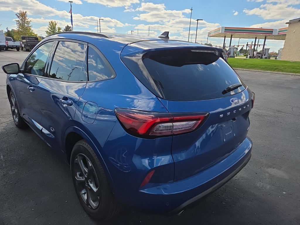 Certified 2023 Ford Escape ST-Line w/ Tech Pack #1 AWD/4WD image 10