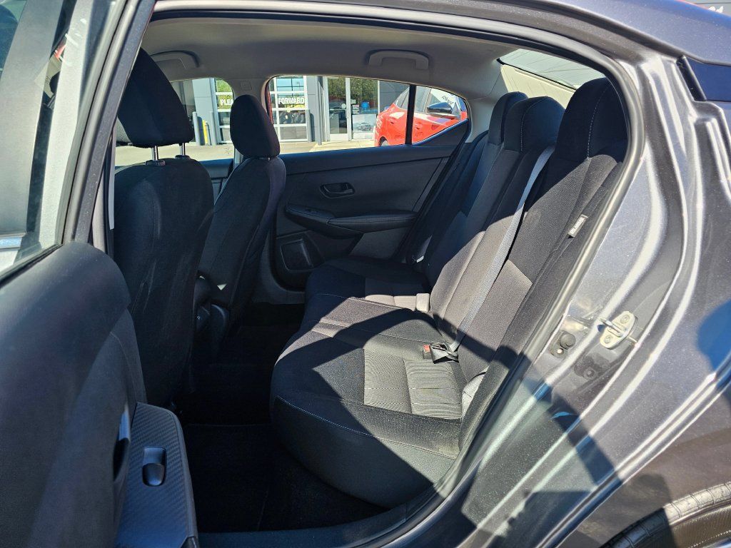Used 2024 Nissan Sentra SV FWD image 13