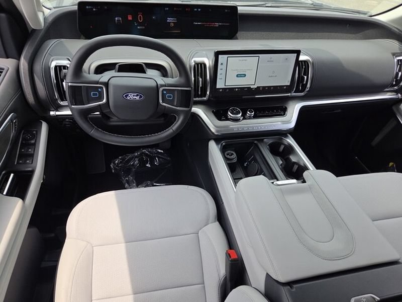 New 2027 Ford Expedition Max Platinum w/ Platinum Ultimate Package AWD/4WD image 8
