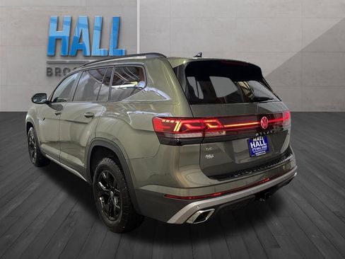 New 2026 Volkswagen Atlas Peak Edition AWD/4WD image 3