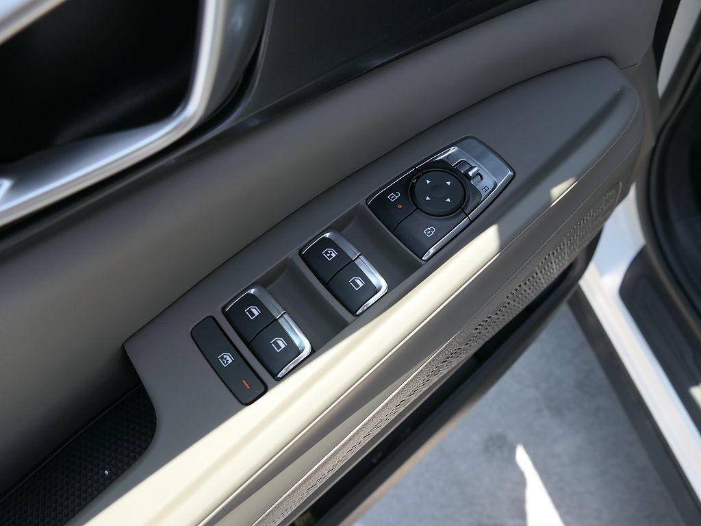 New 2026 Kia Carnival LXS FWD image 9