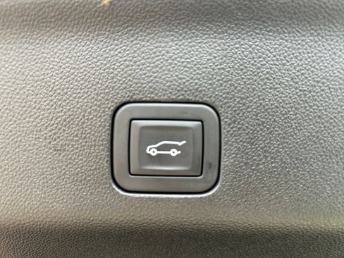 Used 2026 GMC Yukon Denali w/ Sun & Power Step Package AWD/4WD image 13