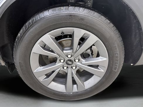 Used 2021 Ford Explorer XLT w/ Equipment Group 202A AWD/4WD image 10