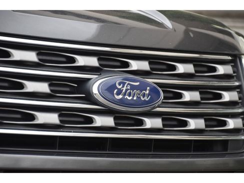 Used 2017 Ford Explorer XLT w/ Equipment Group 201A image 10