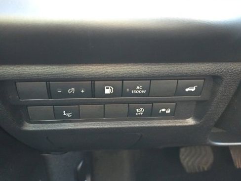 Used 2024 Mitsubishi Outlander 4WD Plug-In Hybrid image 11