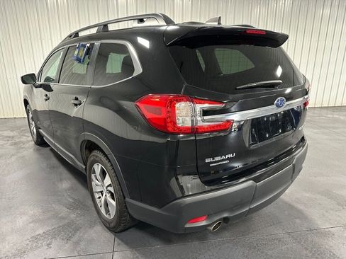 Used 2023 Subaru Ascent Premium image 3