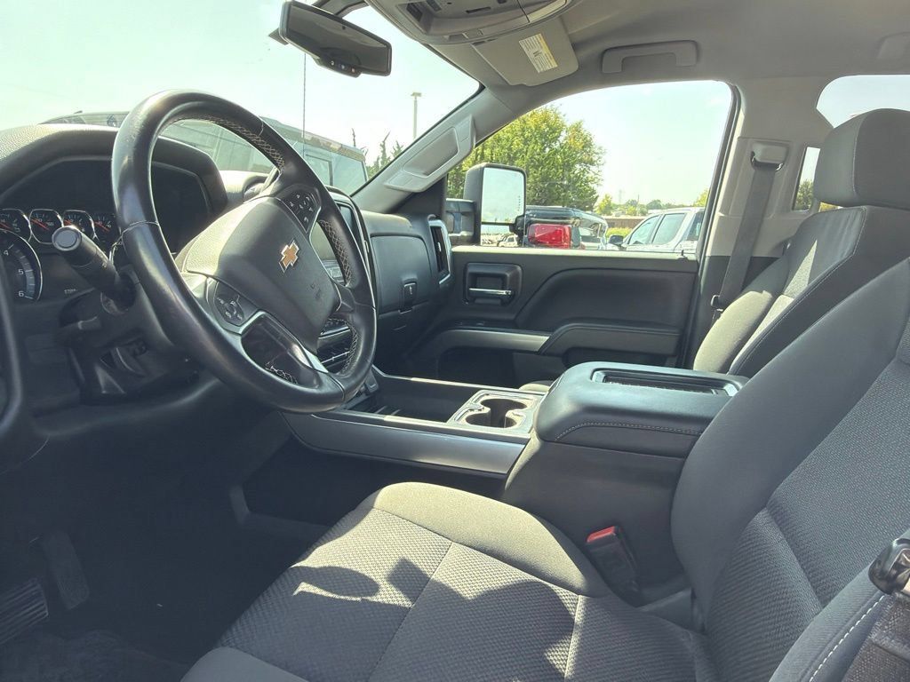 Used 2017 Chevrolet Silverado 1500 LT w/ Max Trailering Package AWD/4WD image 8