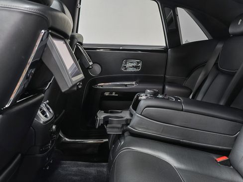 Used 2016 Rolls-Royce Ghost image 57
