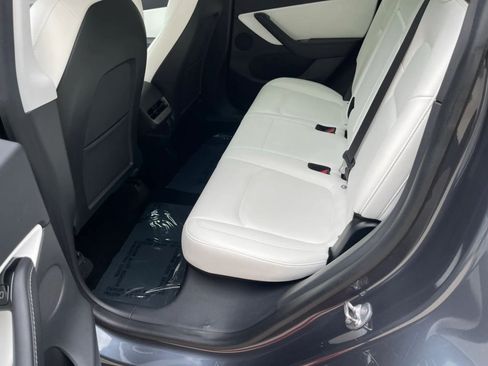 Used 2024 Tesla Model Y Long Range RWD image 14