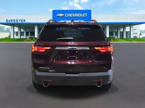 Used 2023 Chevrolet Traverse LT w/ LPO, Floor Liner Package FWD image 9
