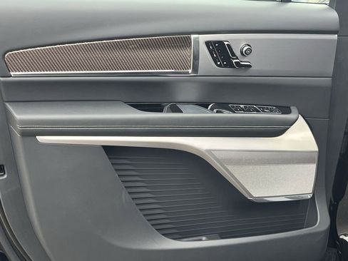 New 2026 Cadillac Vistiq Sport image 14