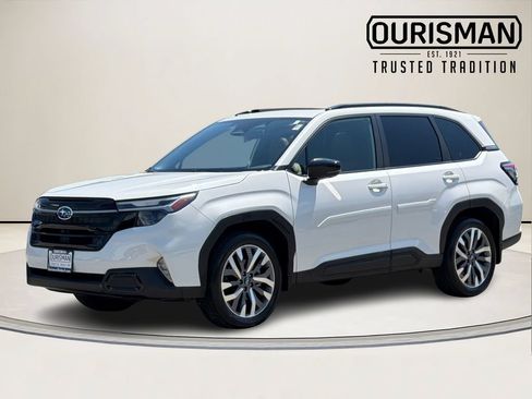 Used 2025 Subaru Forester Touring AWD/4WD image 2
