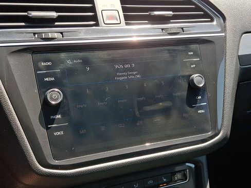 Used 2019 Volkswagen Tiguan SEL w/ 3rd Row Seat Package AWD/4WD image 17