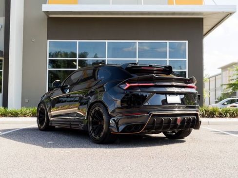 Used 2022 Lamborghini Urus AWD/4WD image 5
