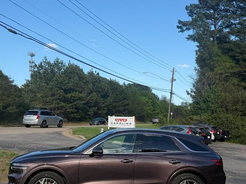 Used 2023 Genesis GV70 2.5T w/ Advanced Package image 4